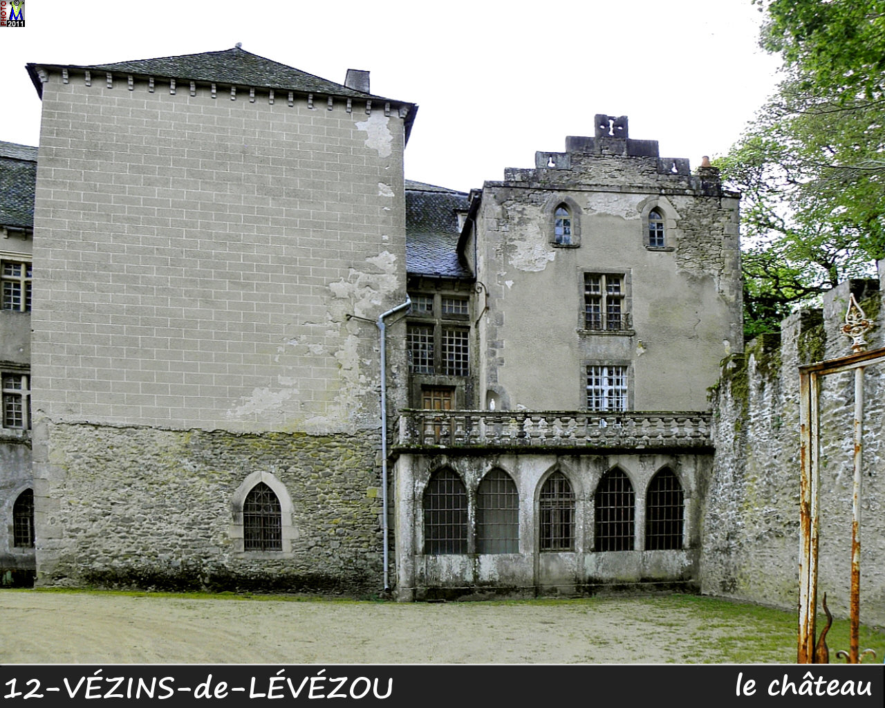 12VEZIN-LEVEZOU_chateau_108.jpg