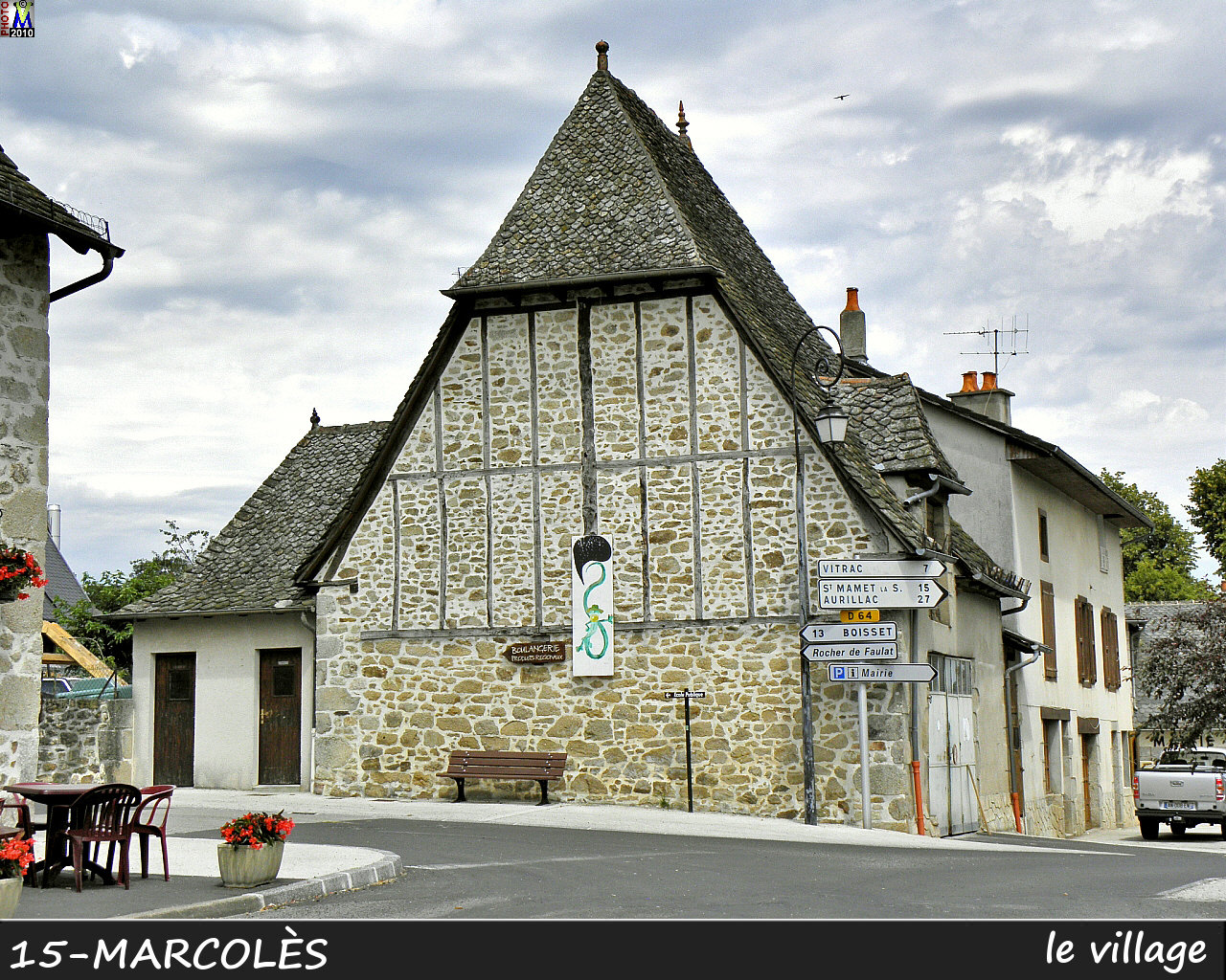 15MARCOLES_village_118.jpg