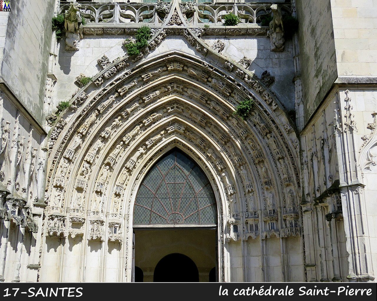 17SAINTES_cathedrale_128.jpg
