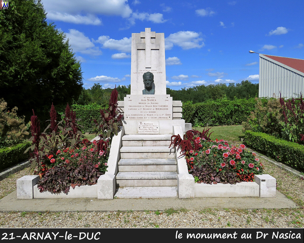21ARNAY-le-DUC_monument_100.jpg