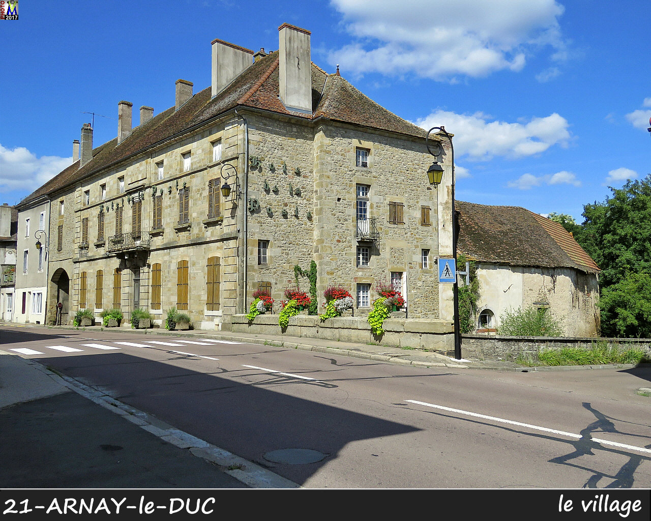 21ARNAY-le-DUC_village_118.jpg