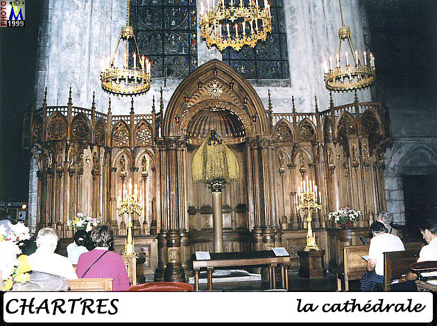 28CHARTRES CATHEDRALE 220.jpg