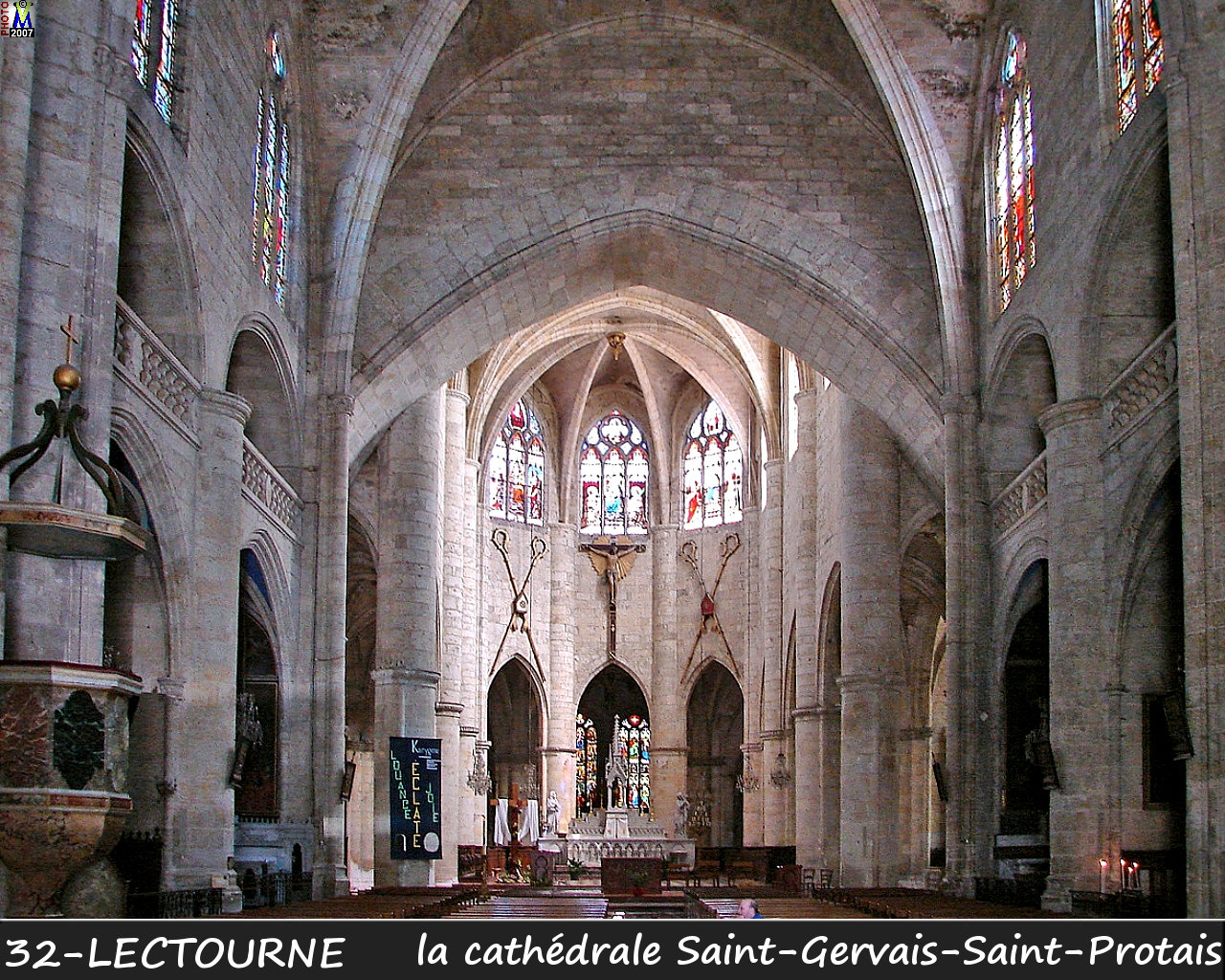 32LECTOURNE_cathedrale_200.jpg