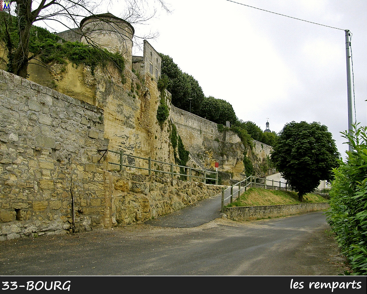 33BOURG_remparts_102.jpg
