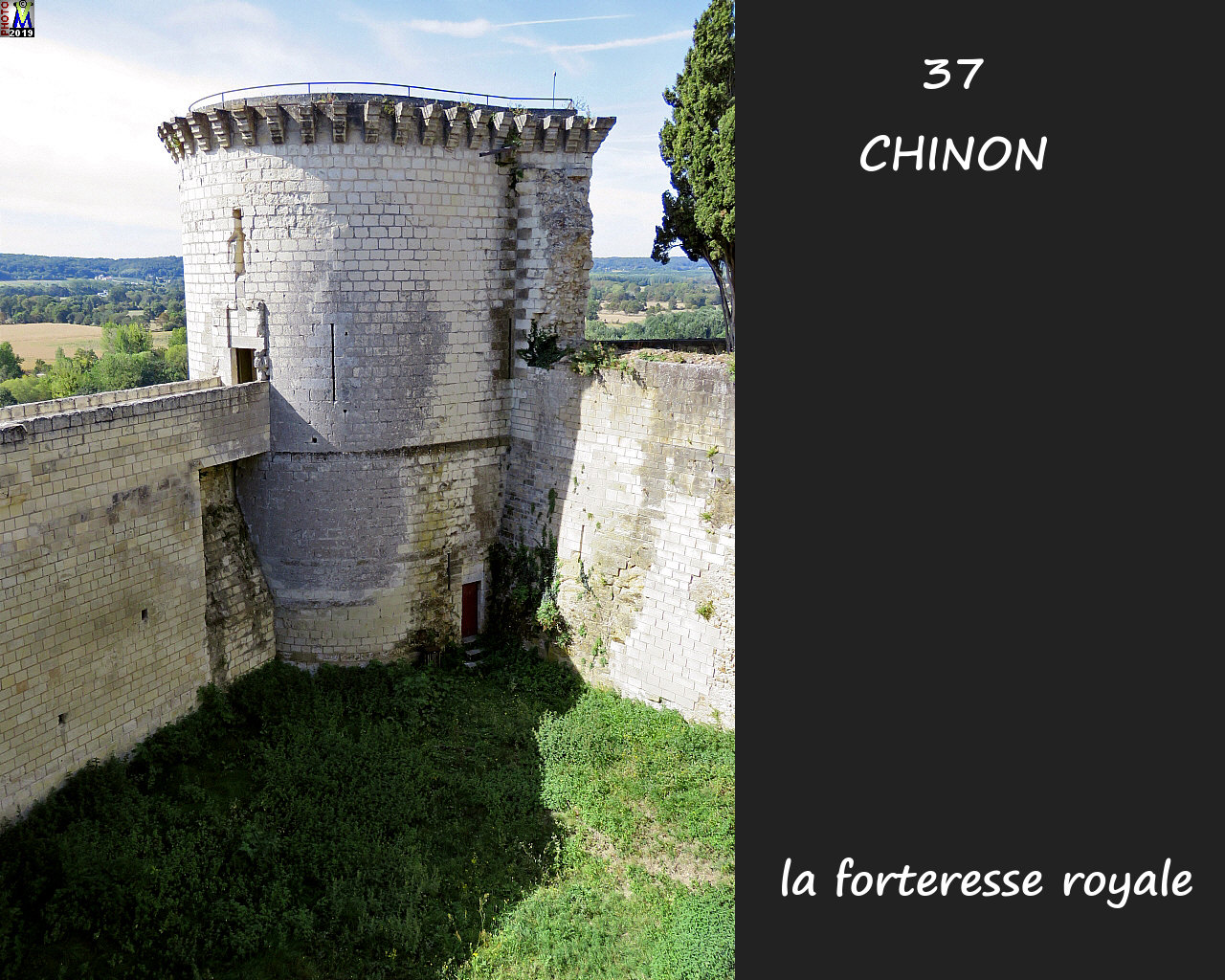 37CHINON_chateau_1054.jpg