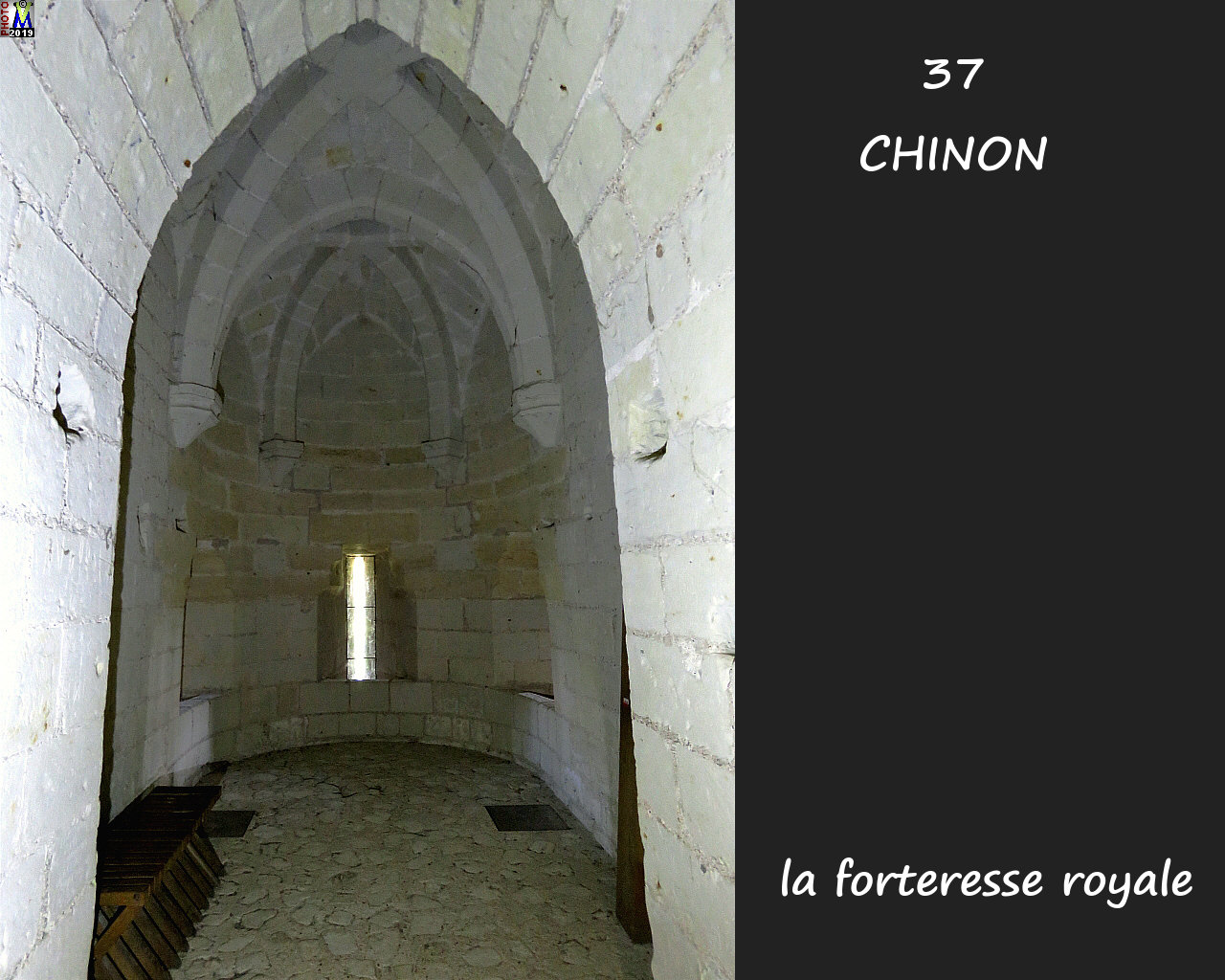 37CHINON_chateau_1130.jpg
