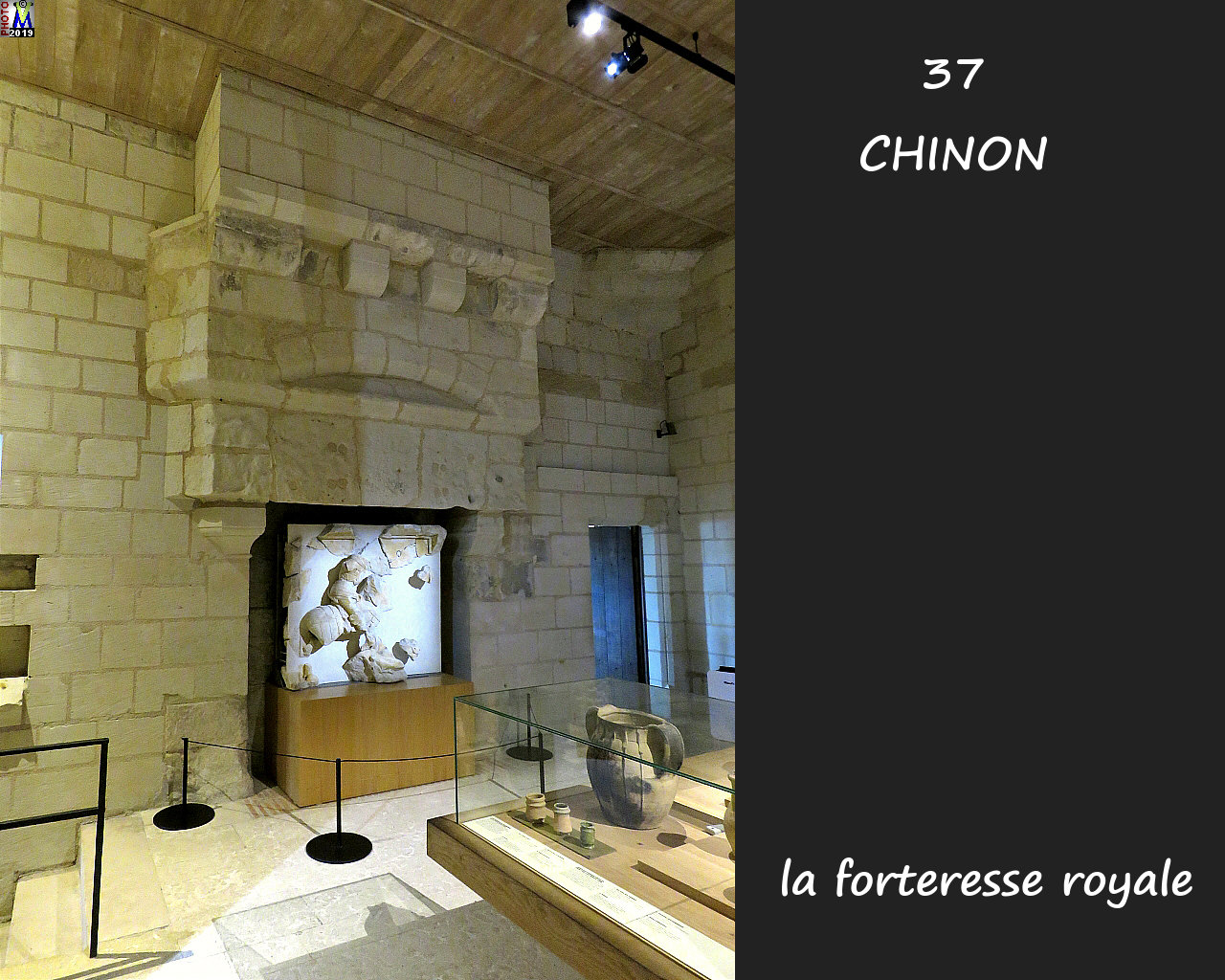 37CHINON_chateau_1208.jpg