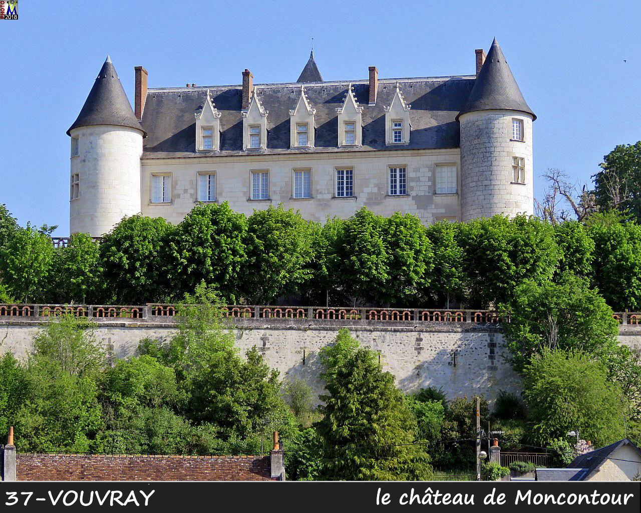 37VOUVRAY_chateau_1002.jpg