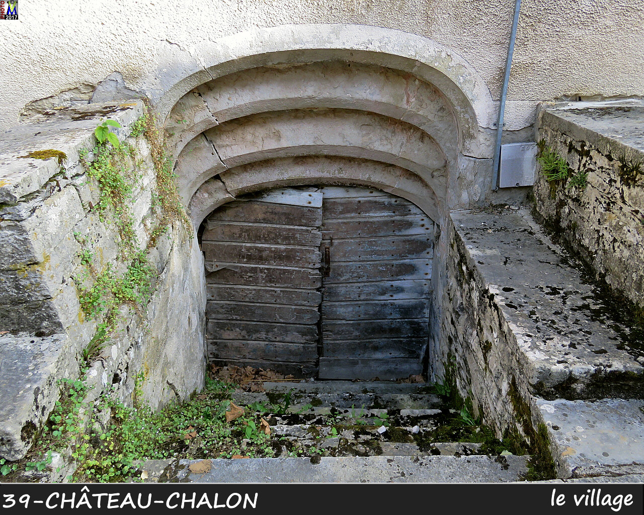 39CHATEAU-CHALON_village_154.jpg