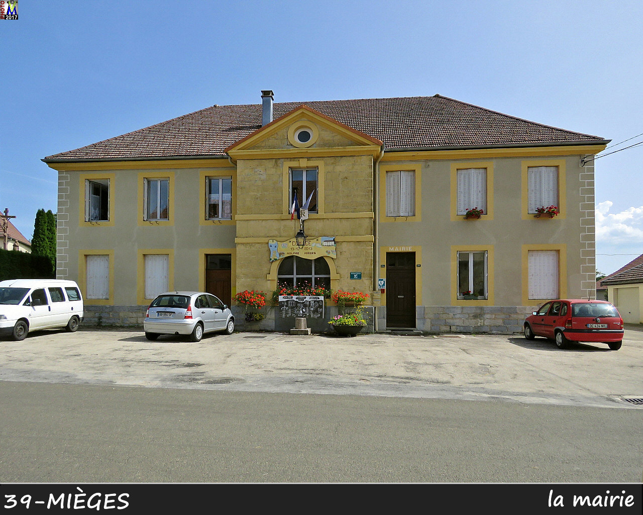 39MIEGES_mairie_100.jpg