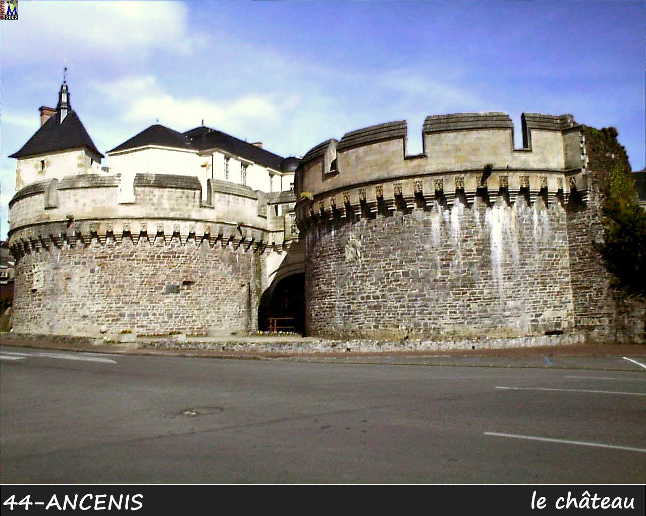 44ANCENIS_chateau_100.jpg