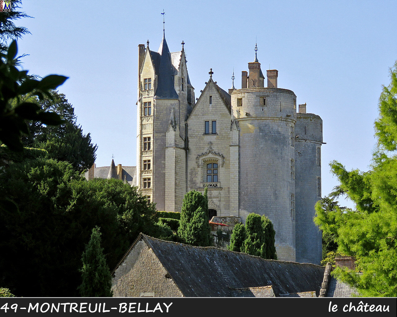 49MONTREUIL-BELLAY_chateau_1008.jpg