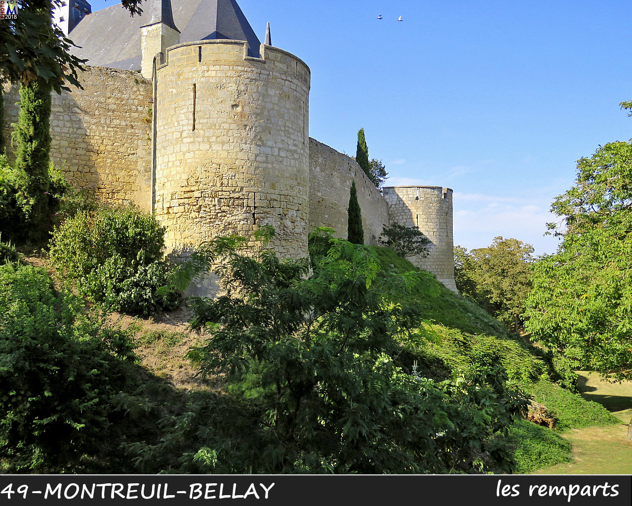 49MONTREUIL-BELLAY_remparts_1022.jpg