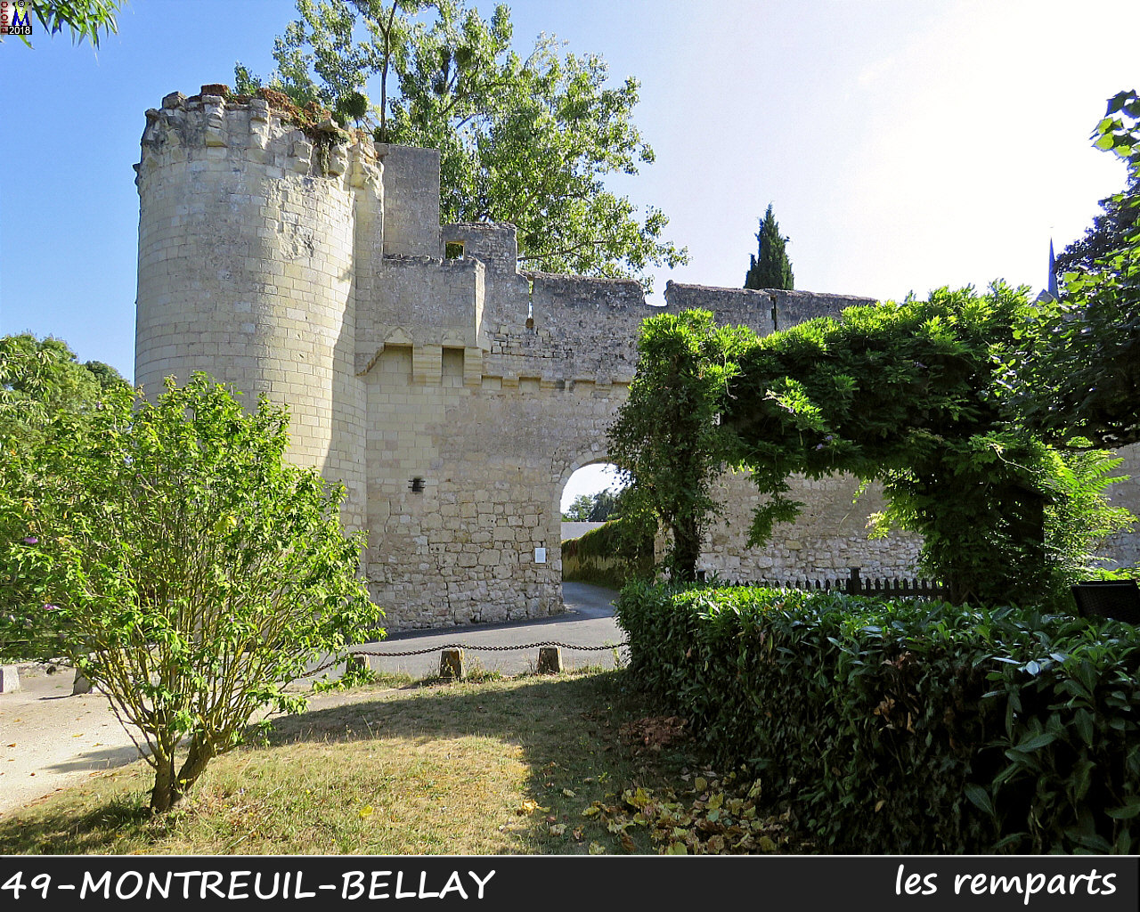 49MONTREUIL-BELLAY_remparts_1026.jpg