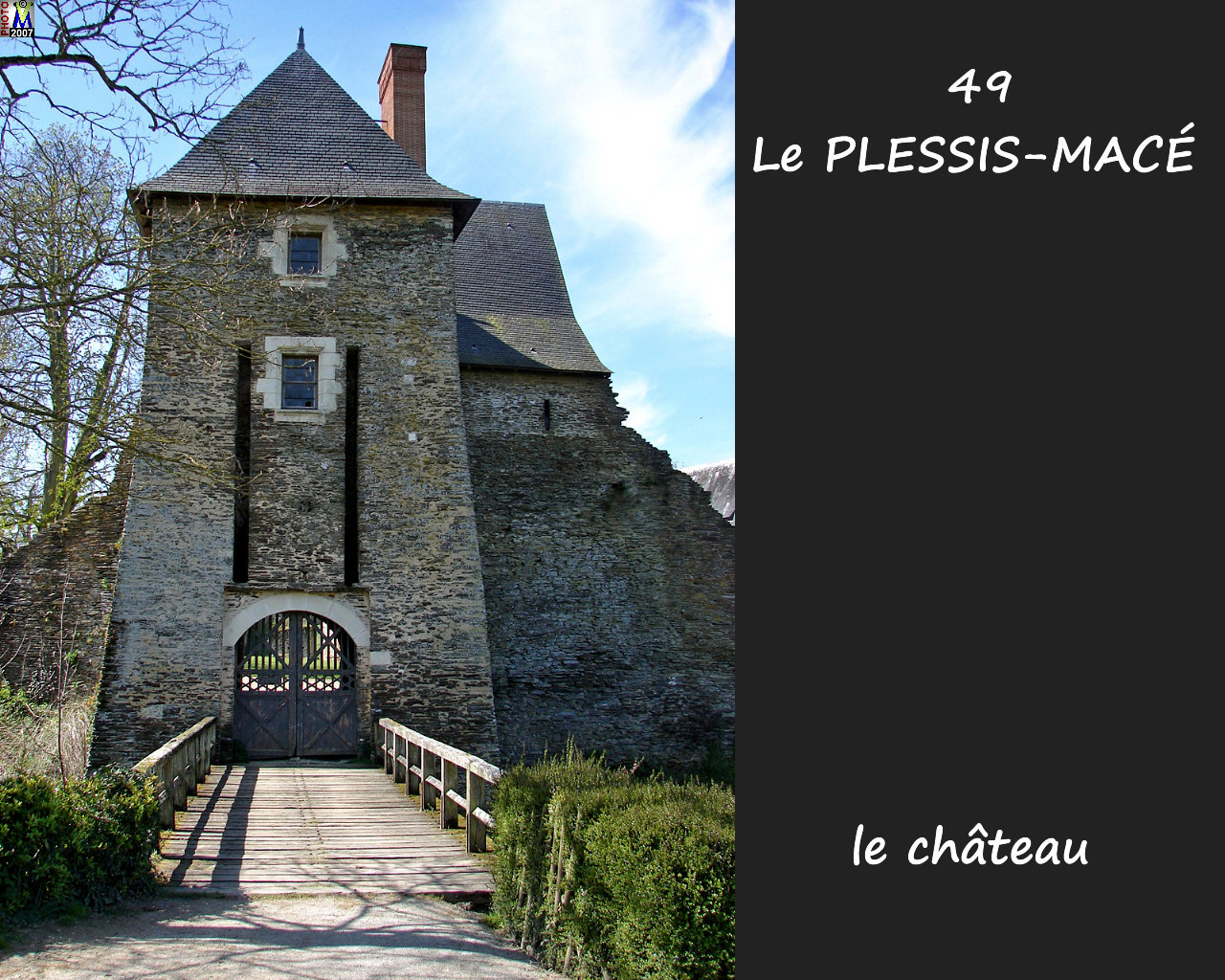 49PLESSIS-MACE_chateau_144.jpg