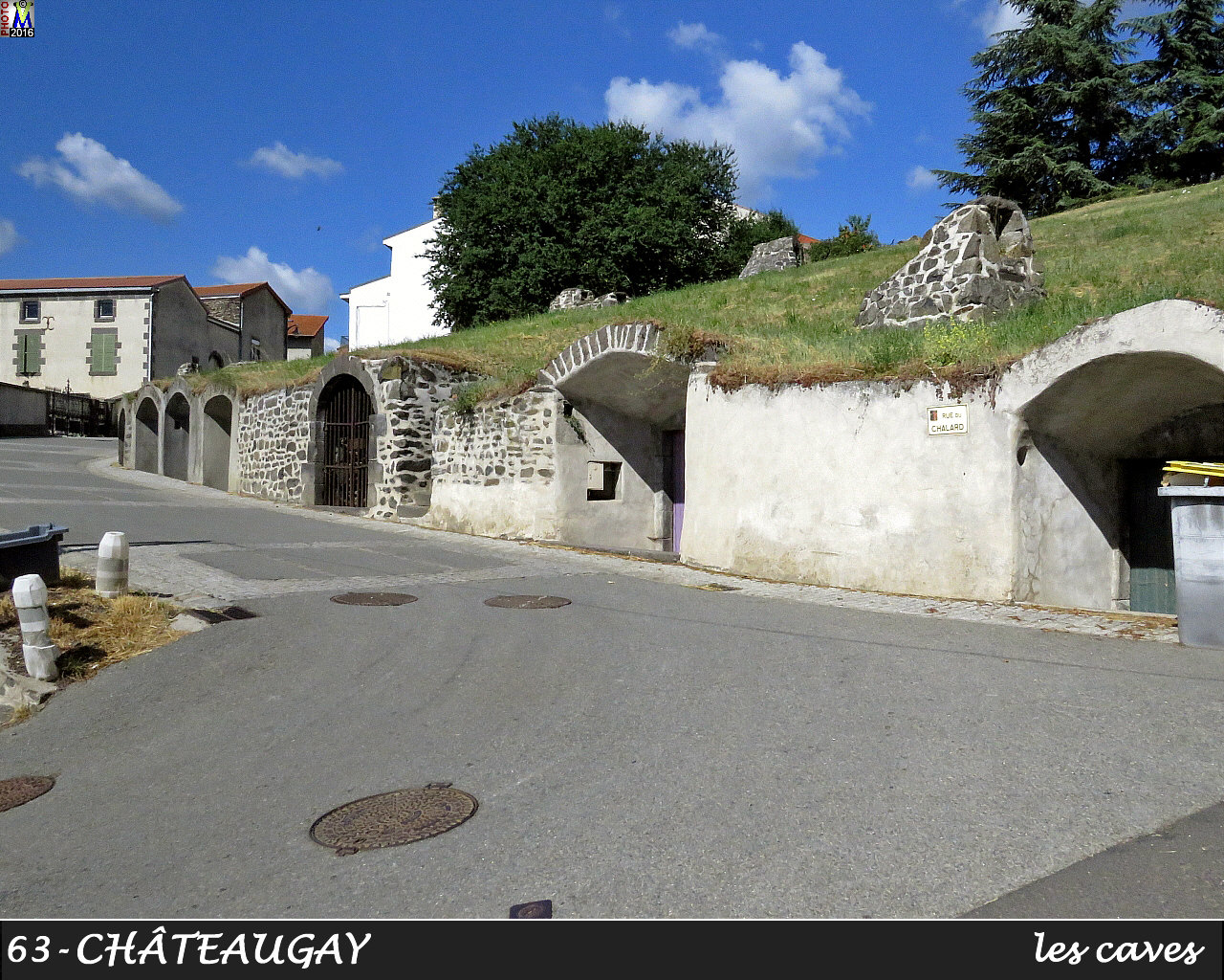 63CHATEAUGAY_caves_100.jpg