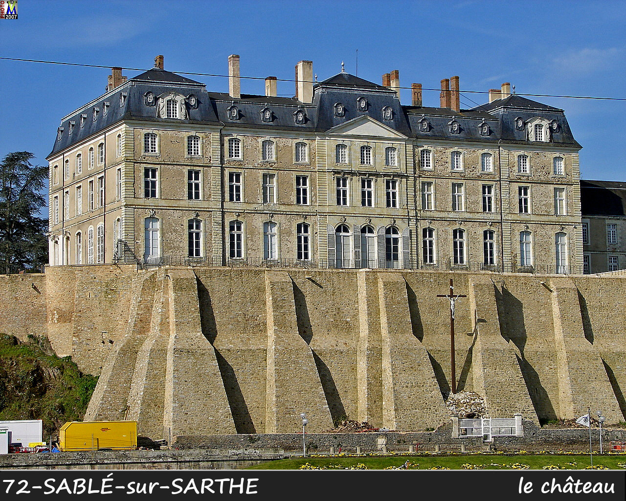 72SABLE-SARTHE_chateau_206.jpg
