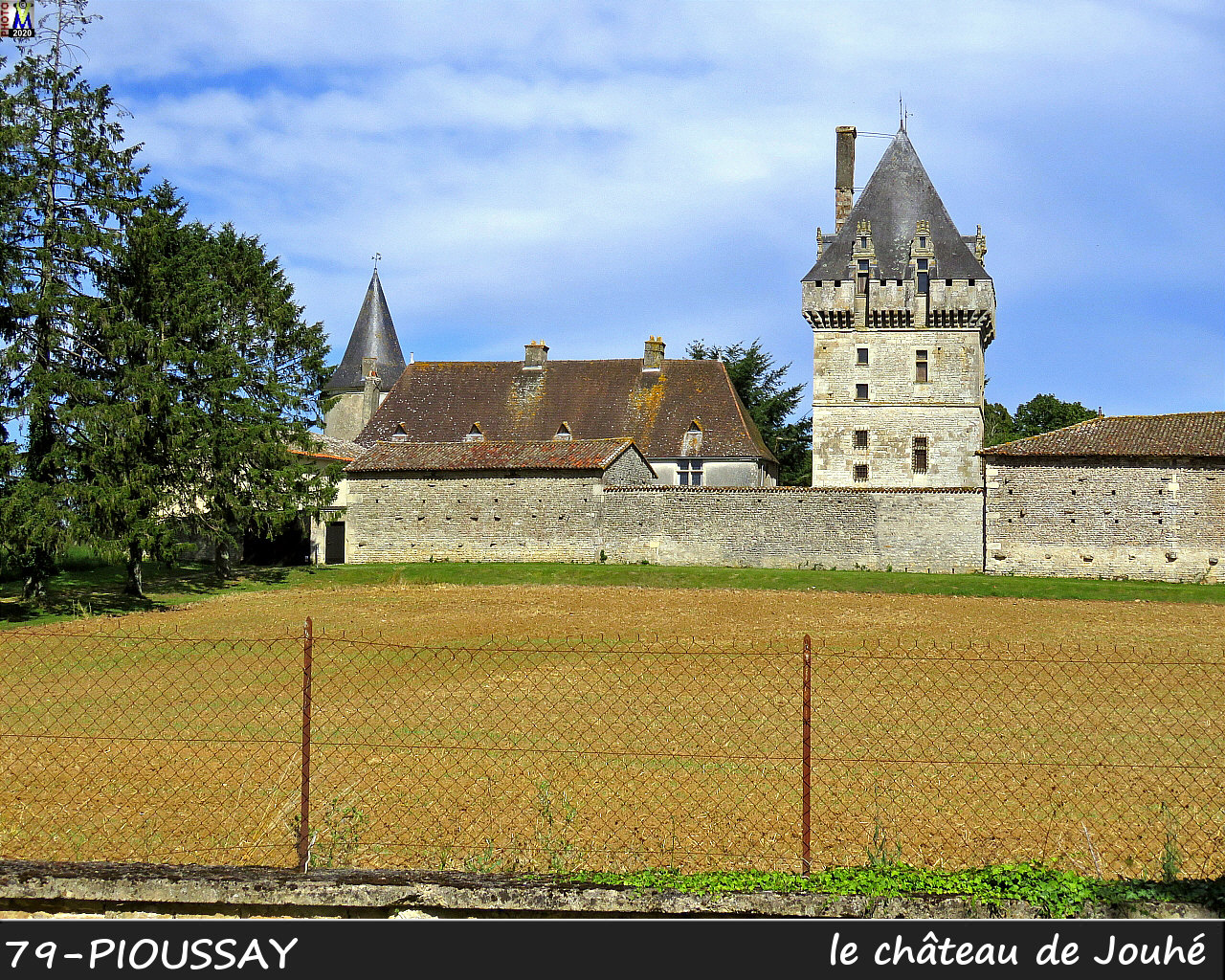 79PIOUSSAY_chateau_1000.jpg