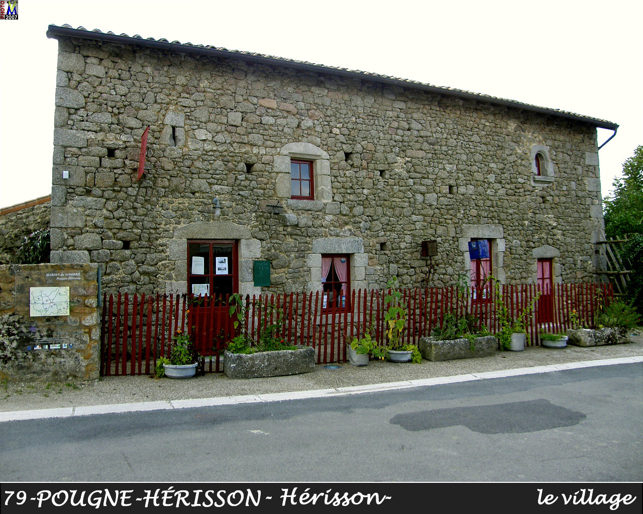 79POUGNE-HERISSON_herisson_village_100.jpg