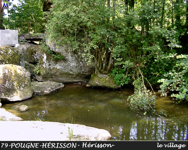 79POUGNE-HERISSON_herisson_village_150.jpg