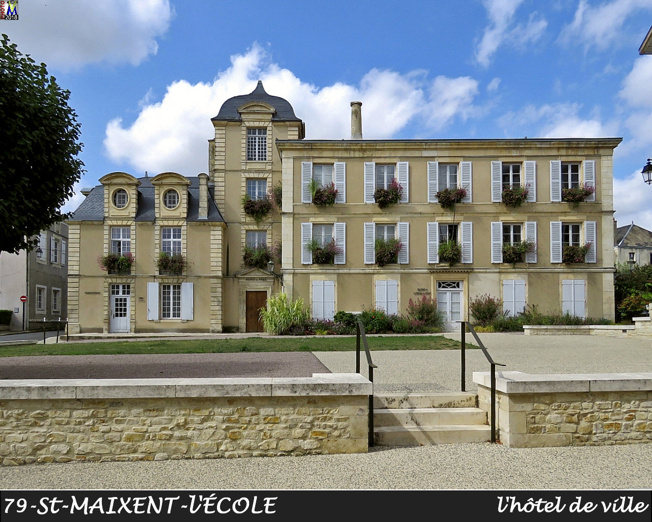 79StMAIXENT-ECOLE_mairie_1002.jpg