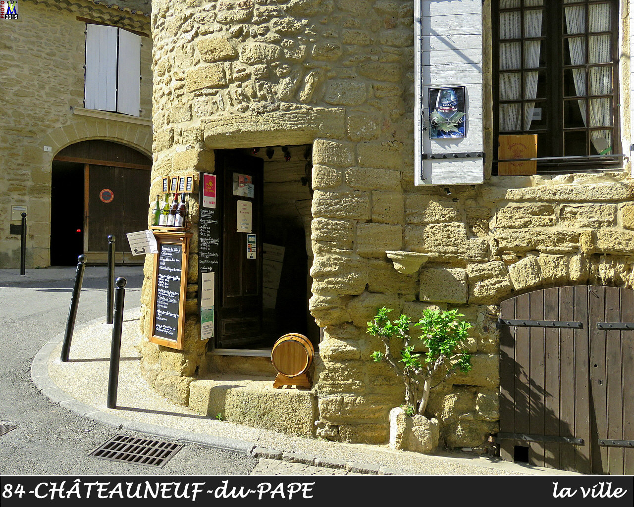 84CHATEAUNEUF-PAPE_ville_122.jpg