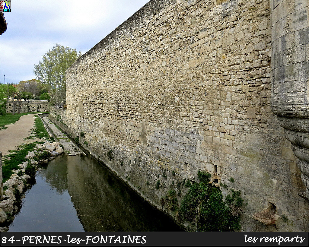 84PERNES-FONTAINES_remparts_100.jpg