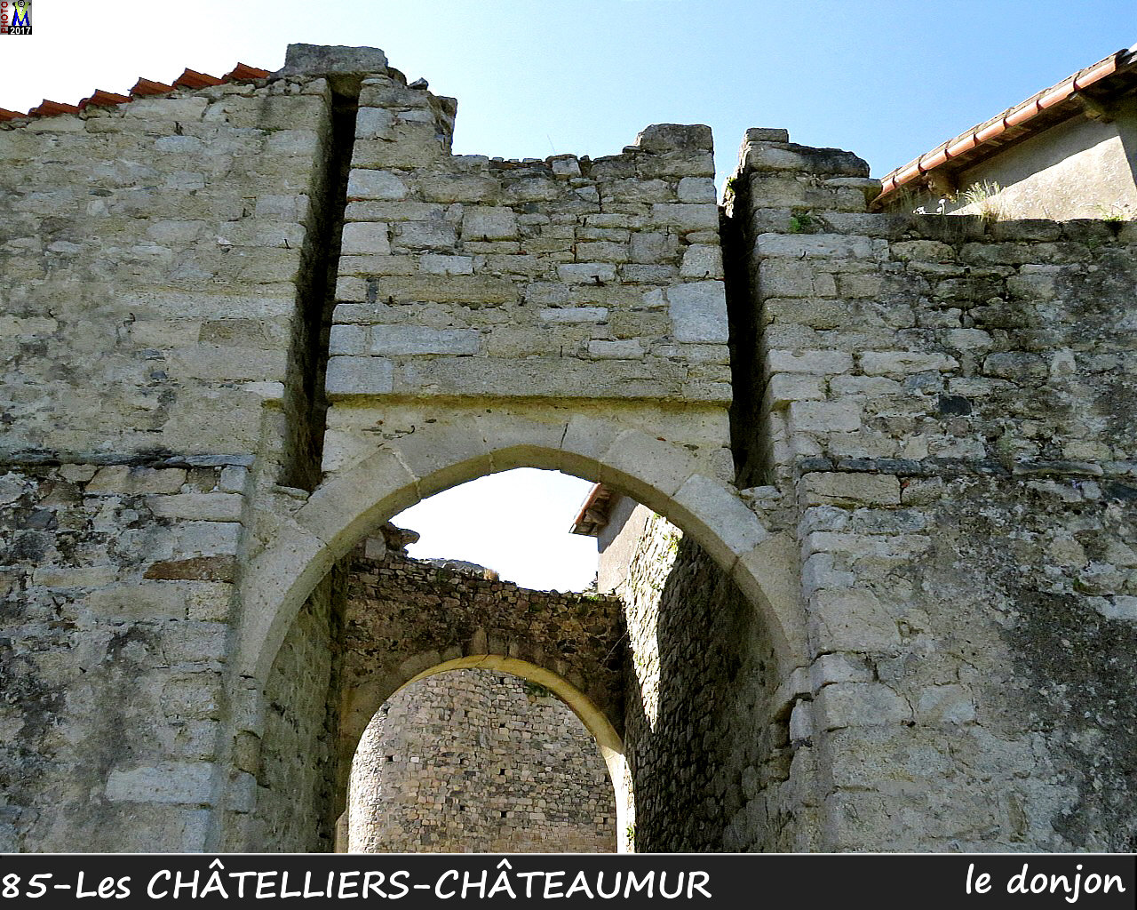 85CHATELLIERS-CHATEAUMUR_chateau_1024.jpg
