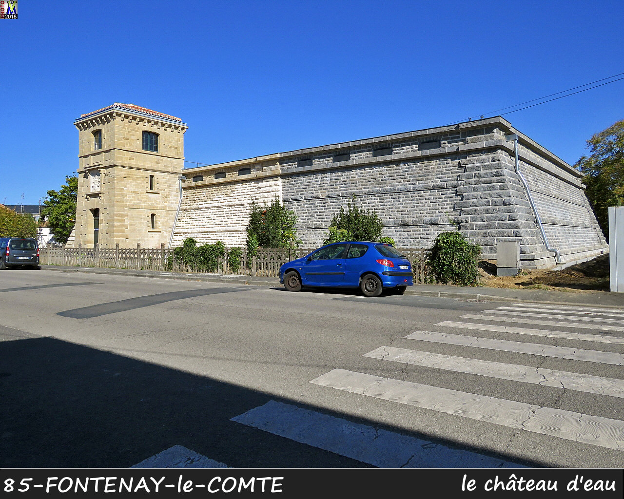 85FONTENAY-COMTE_chateau-eau_1000.jpg
