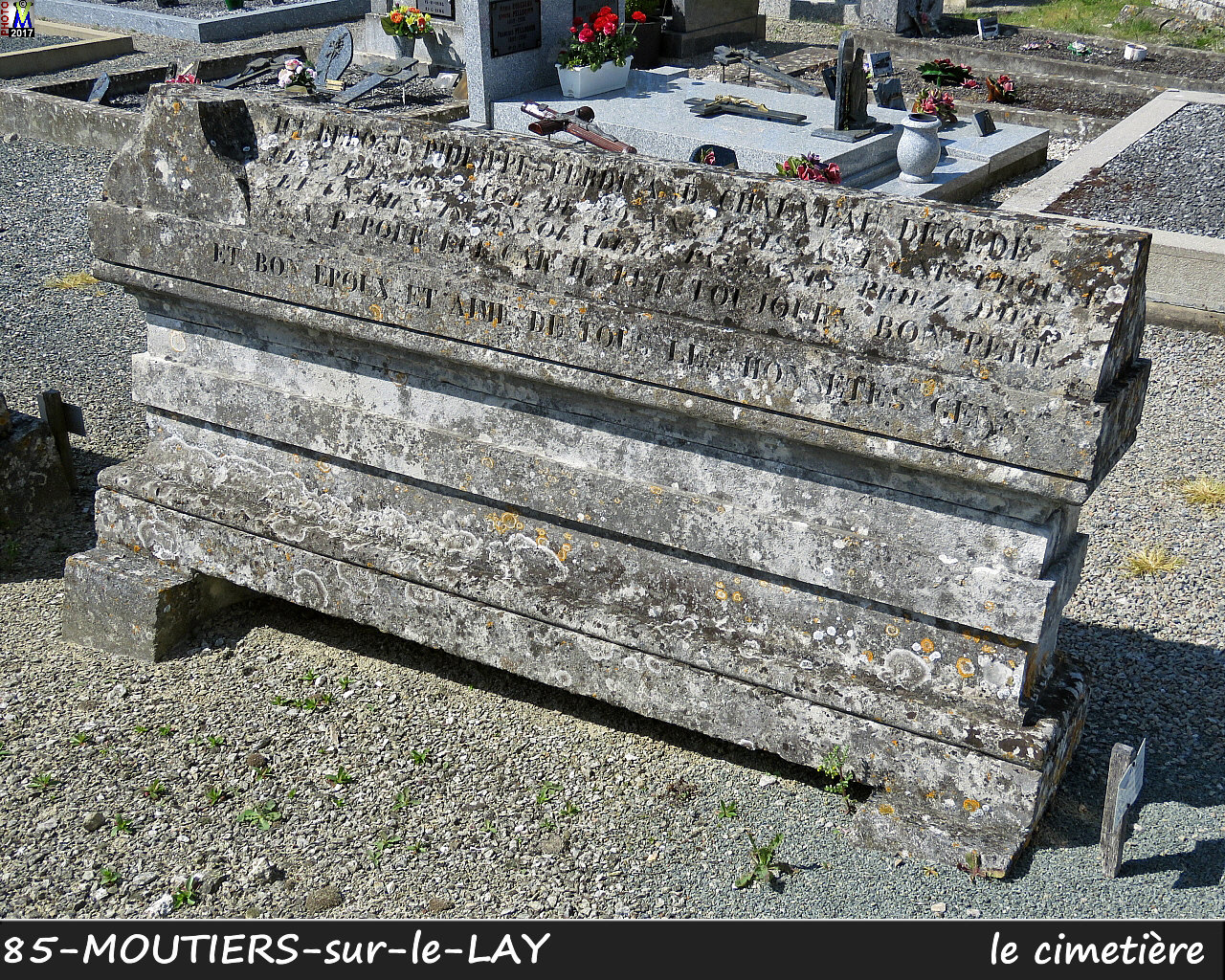 85MOUTIERS-LAY_cimetiere_1016.jpg