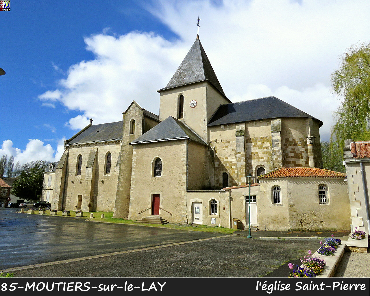 85MOUTIERS-LAY_eglise_1002.jpg