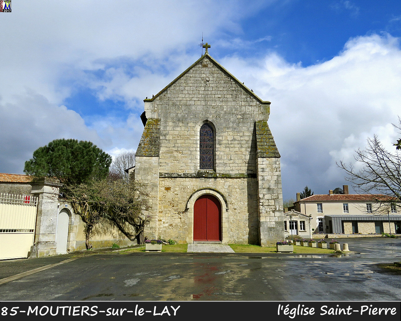 85MOUTIERS-LAY_eglise_1004.jpg