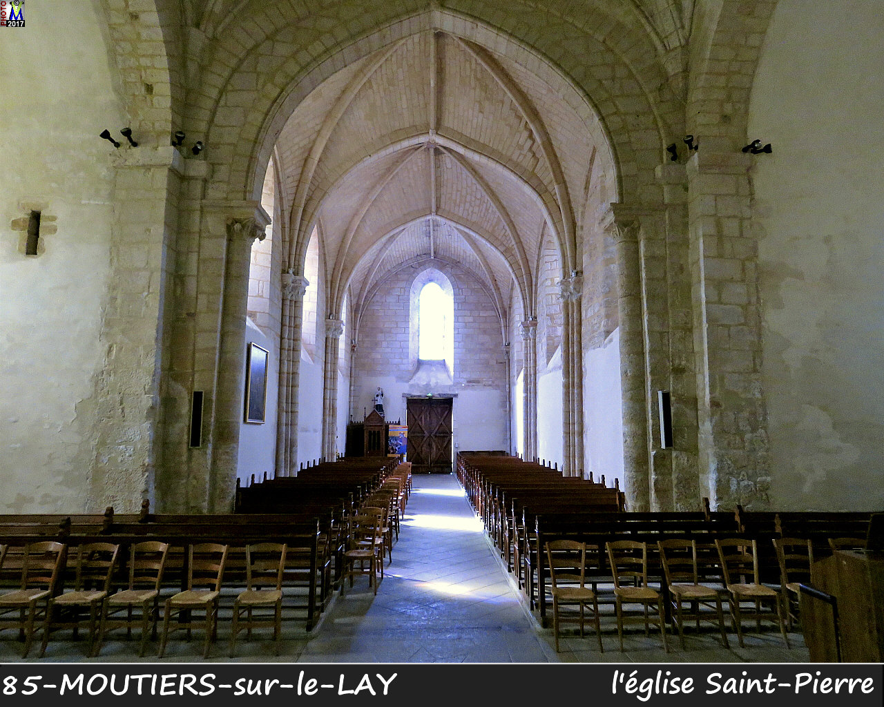 85MOUTIERS-LAY_eglise_1204.jpg