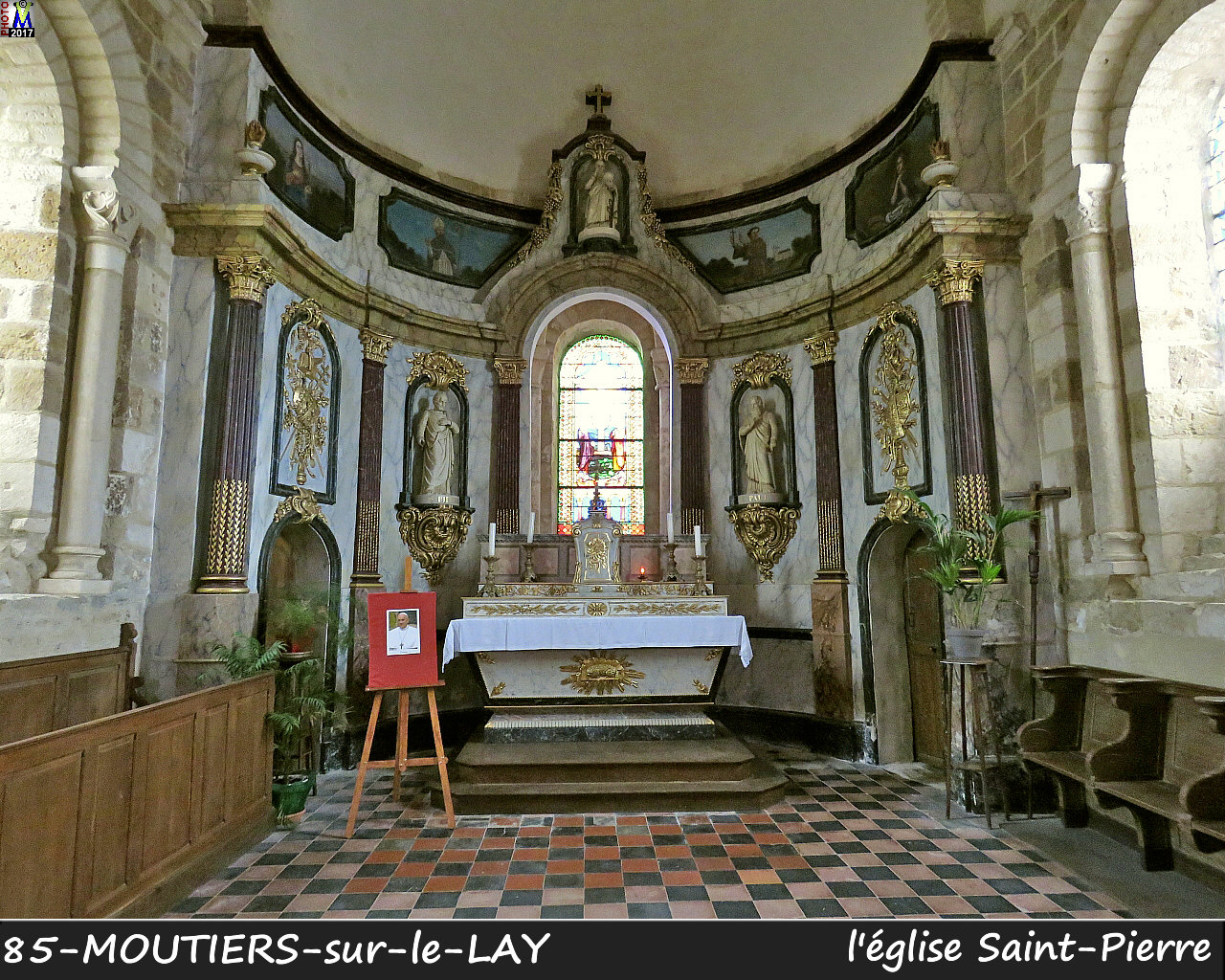 85MOUTIERS-LAY_eglise_1210.jpg