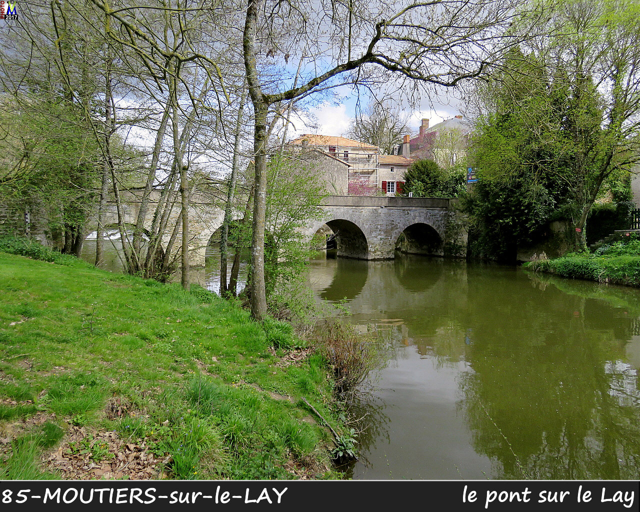 85MOUTIERS-LAY_pont_1002.jpg