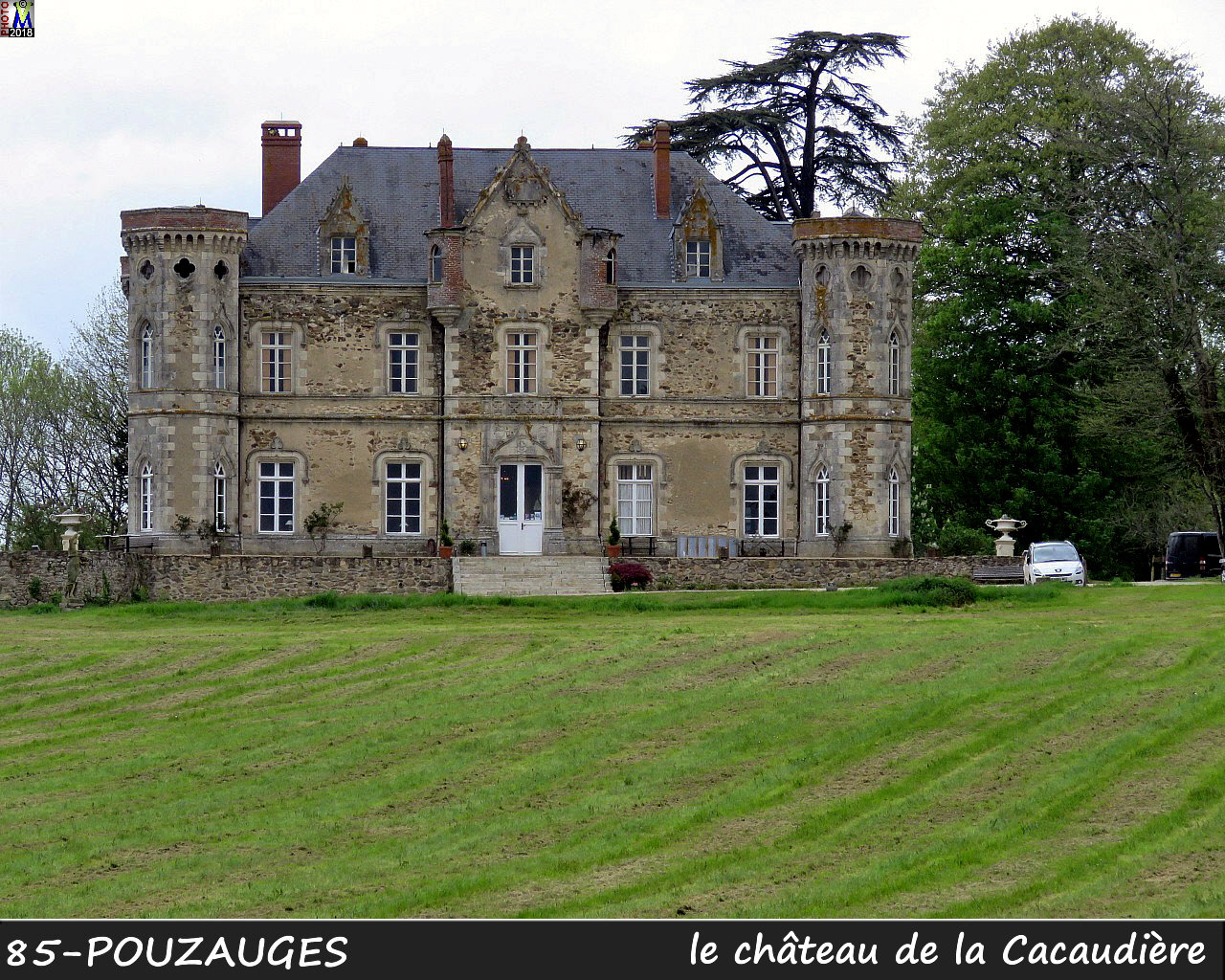 85POUZAUGES_chateau_1100.jpg