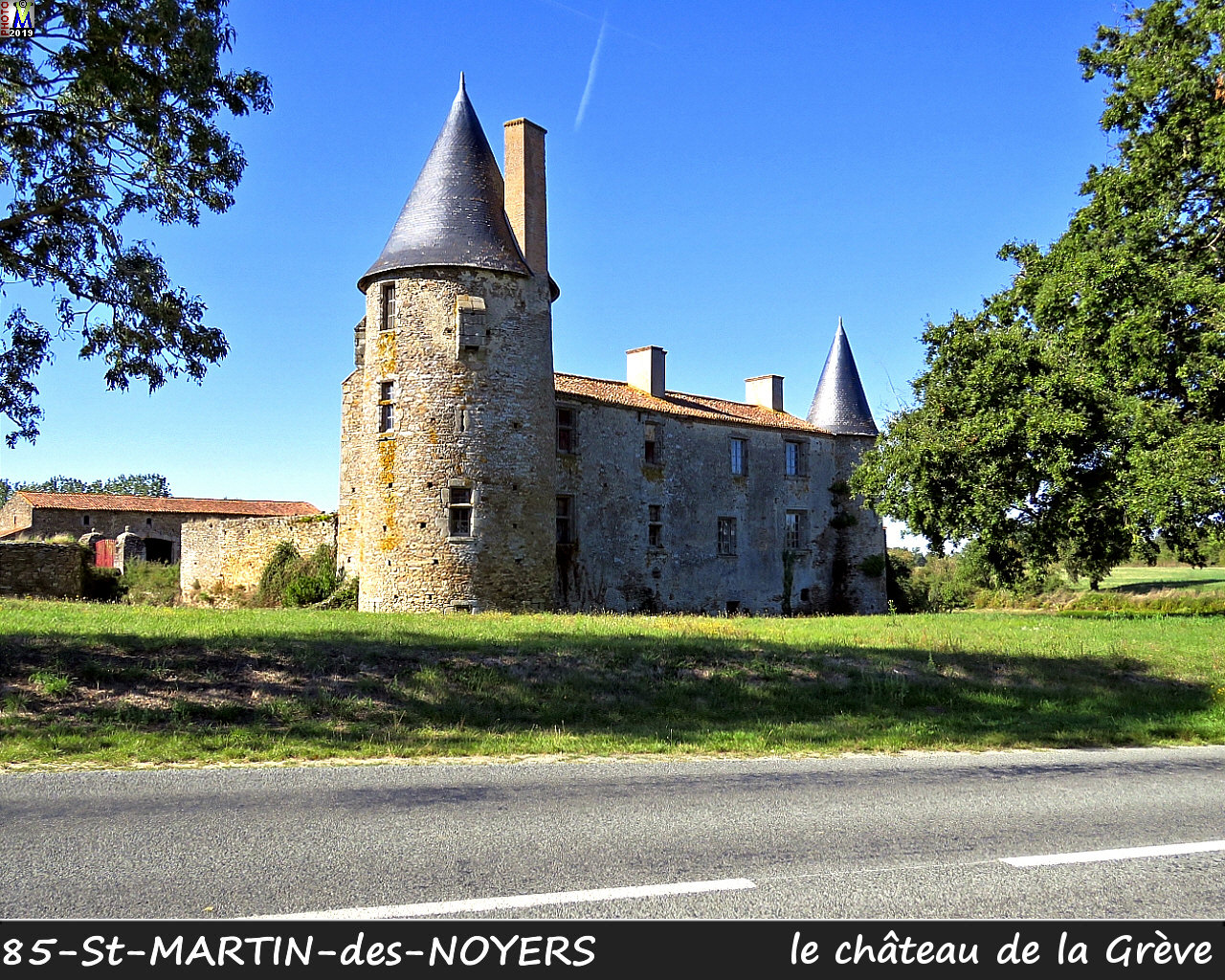85StMARTIN-NOYERS_chateau_1002.jpg