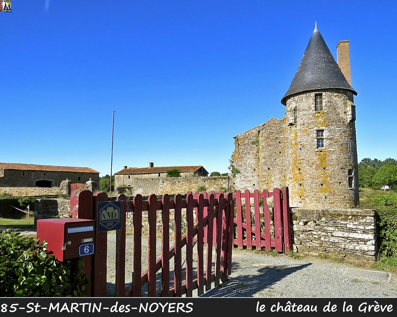 85StMARTIN-NOYERS_chateau_1010.jpg