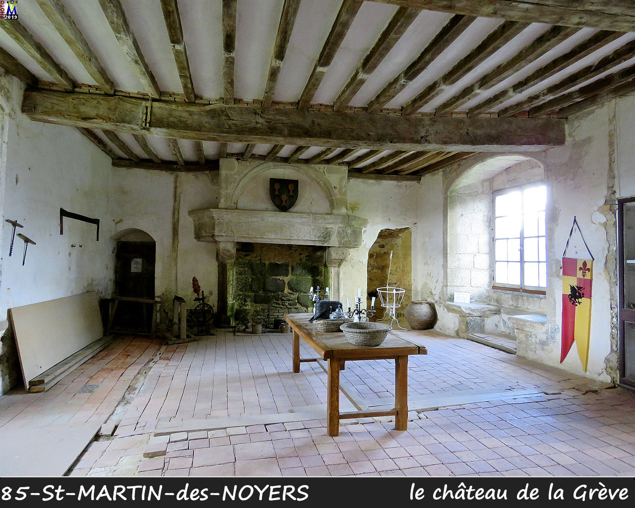 85StMARTIN-NOYERS_chateau_1100.jpg