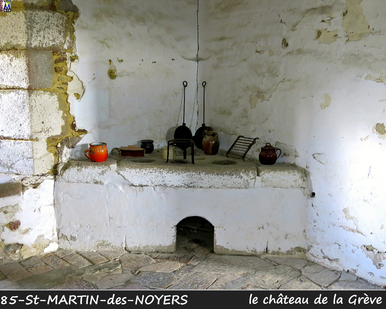85StMARTIN-NOYERS_chateau_1106.jpg