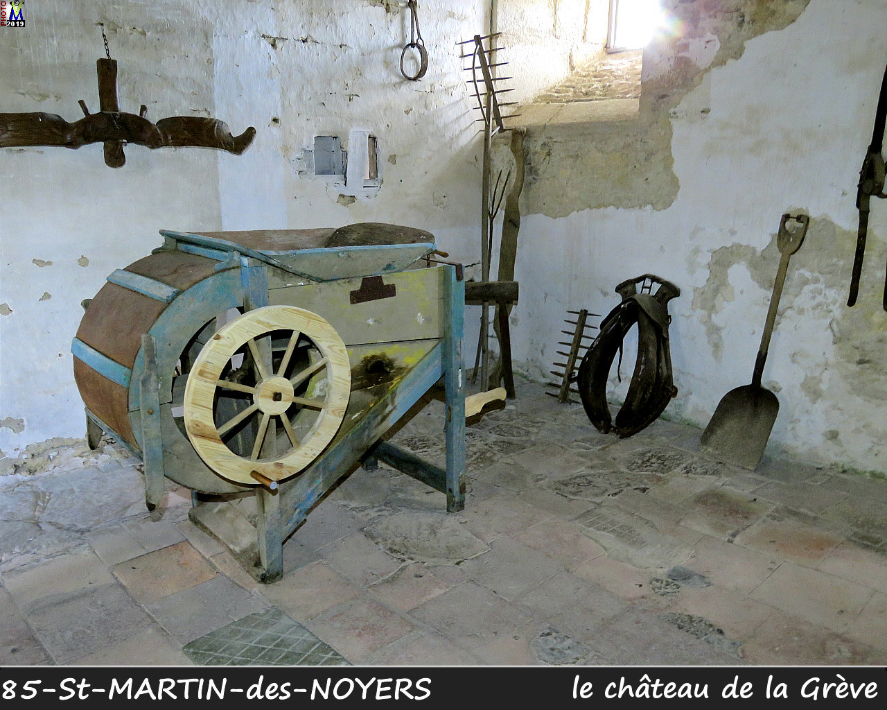 85StMARTIN-NOYERS_chateau_1108.jpg