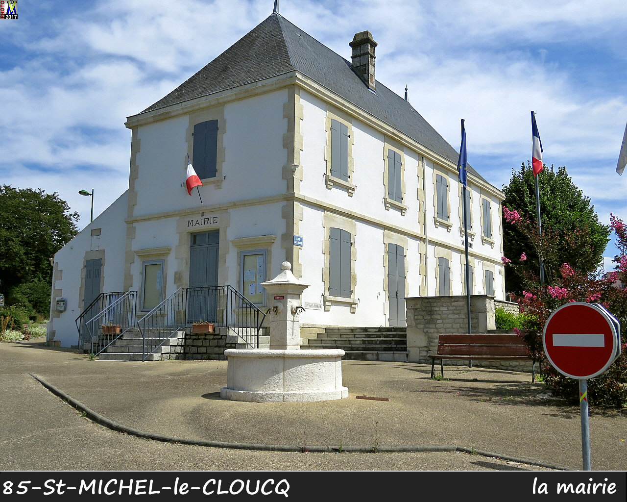 85StMICHEL-CLOUCQ_mairie_1000.jpg