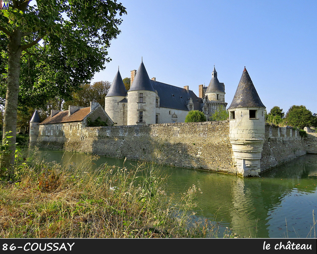 86COUSSAY_chateau_106.jpg