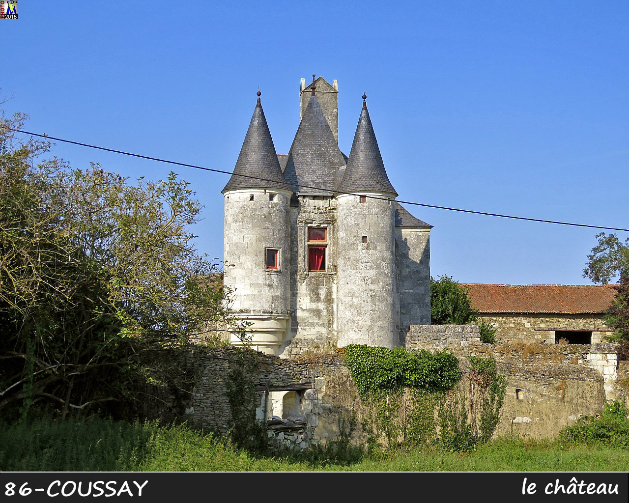 86COUSSAY_chateau_142.jpg