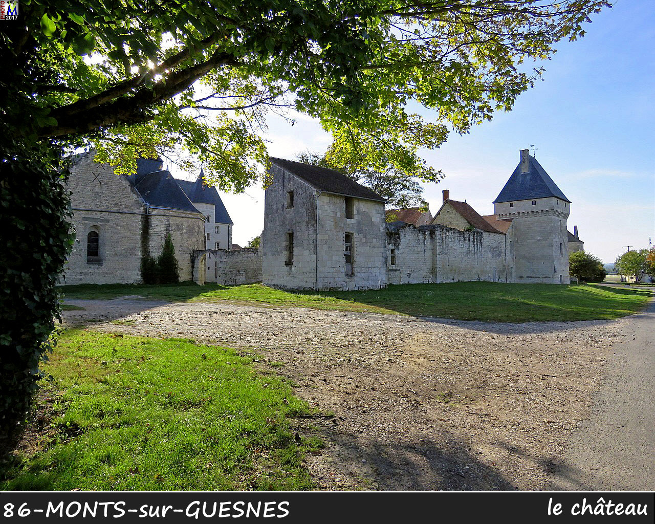 86MONTS-sur-GUESNES_chateau_100.jpg