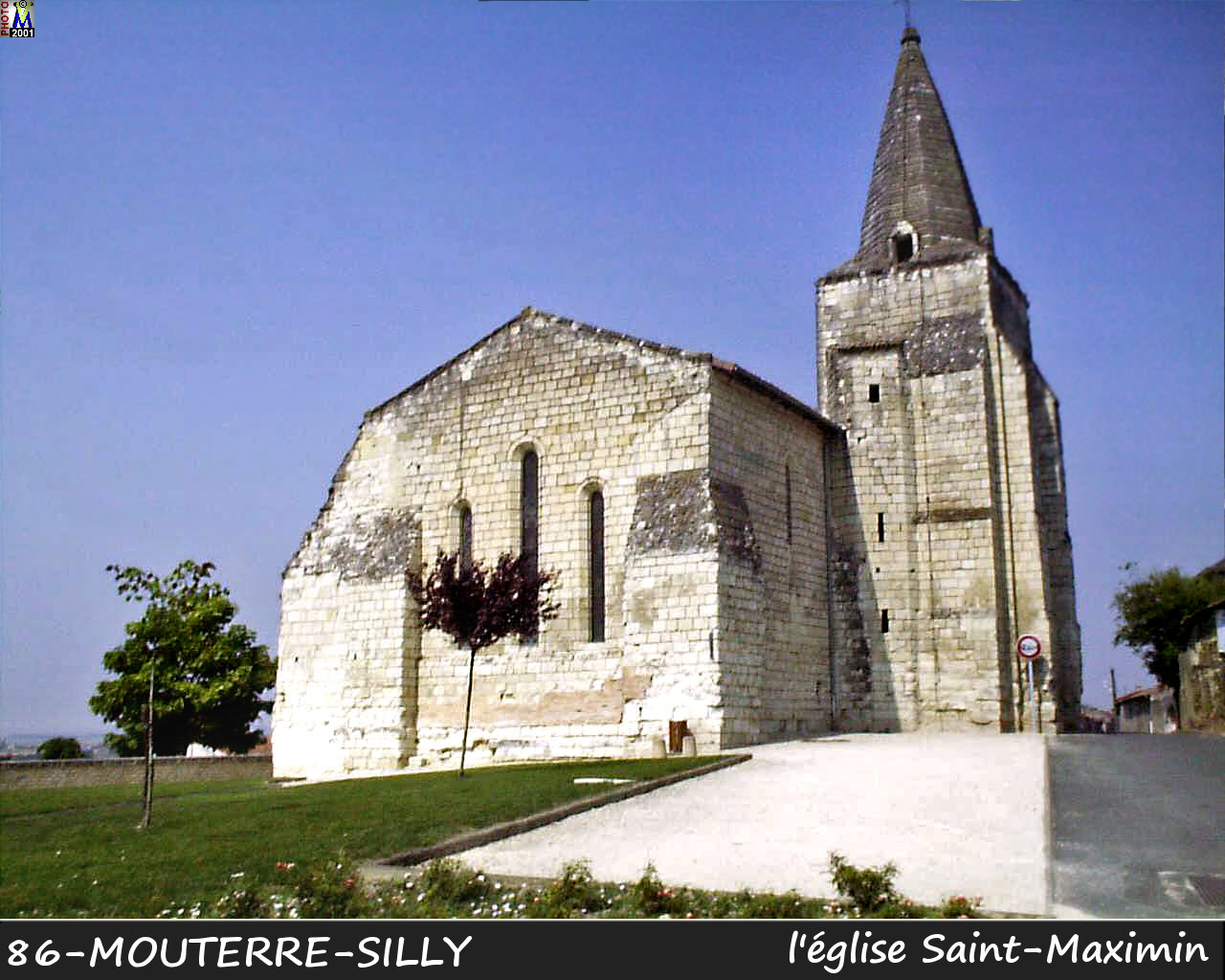 86MOUTERRE-SILLY_eglise_100.jpg