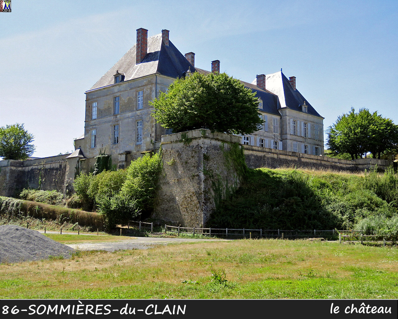 86SOMMIERES-CLAIN_chateau_1002.jpg