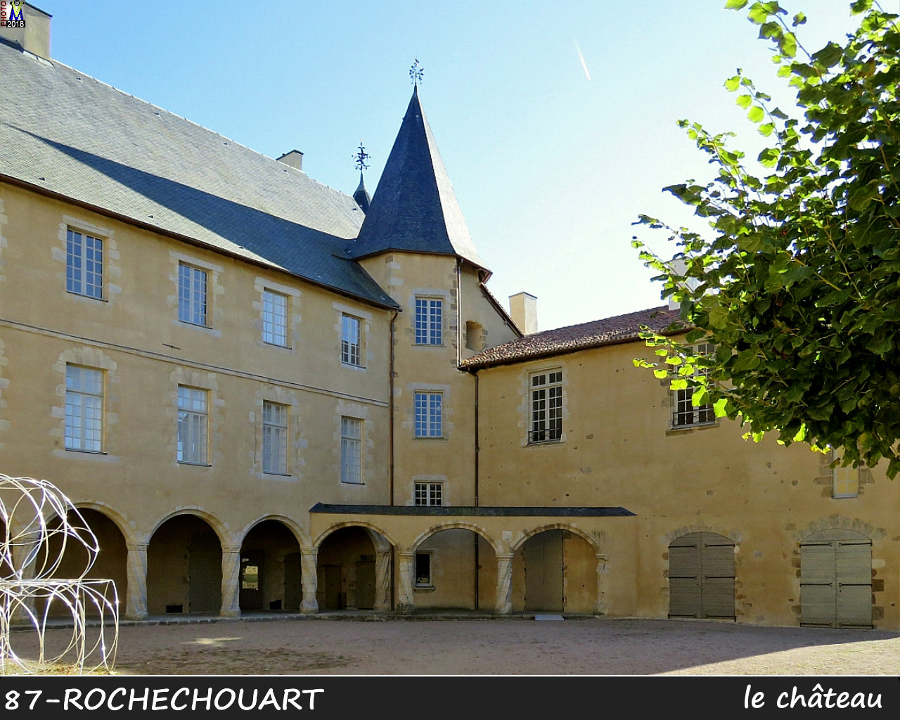 87ROCHECHOUART_chateau_1058.jpg